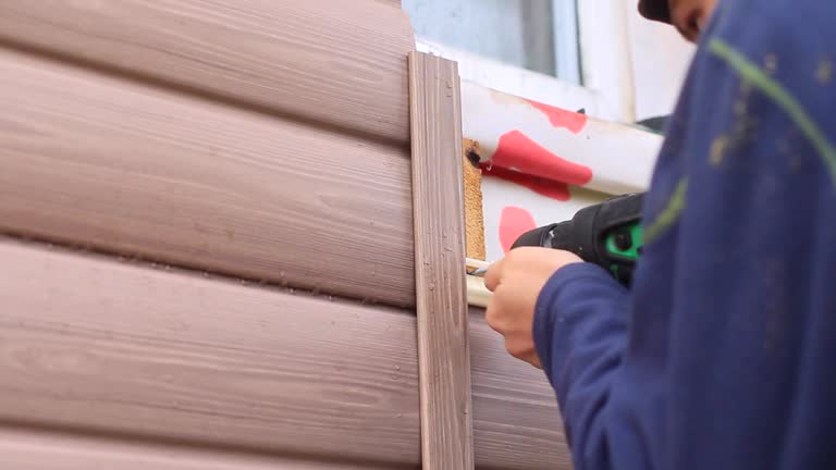 How To Choose The Right Materials for Your Siding Installation in 'Farmville, VA